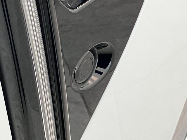 タントカスタムＸ　９型ディスプレイオーディオ　届出済未使用車衝突被害軽減ブレーキ　コーナーセンサー　９インチディスプレイオーディオ　フルセグ　Ｂｌｕｅｔｏｏｔｈ　ＵＳＢ　バックカメラ　両側電動スライドドア　前席シートヒーター　ＬＥＤ　オートエアコン（滋賀県）の中古車