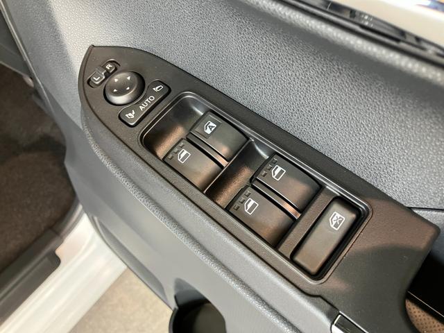 タントカスタムＸ　９型ディスプレイオーディオ　届出済未使用車衝突被害軽減ブレーキ　コーナーセンサー　９インチディスプレイオーディオ　フルセグ　Ｂｌｕｅｔｏｏｔｈ　ＵＳＢ　バックカメラ　両側電動スライドドア　前席シートヒーター　ＬＥＤ　オートエアコン（滋賀県）の中古車