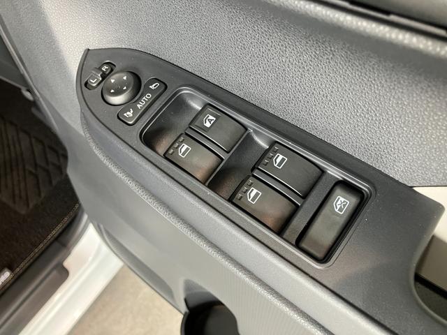 タントＸ　前席シートヒーター　左側電動スライドドア　電動パーキング衝突被害軽減ブレーキ　コーナーセンサー　バックカメラ（ナビ装着時用）　左側電動スライドドア　前席シートヒーター　電動パーキングブレーキ　ＬＥＤ　オートライト　オートエアコン　スマートキー　エコアイドル（滋賀県）の中古車