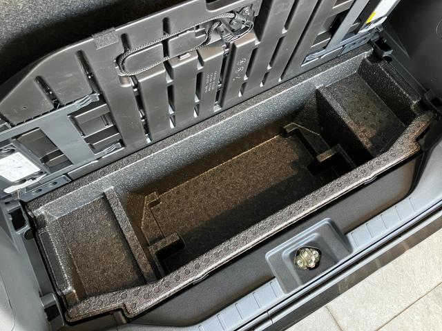 タントカスタムＲＳ　ターボ　両側電動スライドドア　スマートキー衝突被害軽減ブレーキ　コーナーセンサー　ターボ　バックカメラ（ナビ装着時用）　両側電動スライドドア　前席シートヒーター　電動パーキングブレーキ　ＬＥＤ　オートライト　オートエアコン　エコアイドル（滋賀県）の中古車
