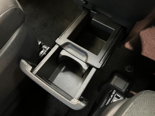 ノアＳ−Ｇ　フルセグナビ　バックカメラ　クルコン　車検整備付衝突被害軽減ブレーキ　　コーナーセンサー　フルセグナビ　Ｂｌｕｅｔｏｏｔｈ　ＤＶＤ　バックカメラ　ＥＴＣ２．０　レーダークルーズコントロール　左側電動スライドドア　ＬＥＤ　オートライト　スマートキー（滋賀県）の中古車