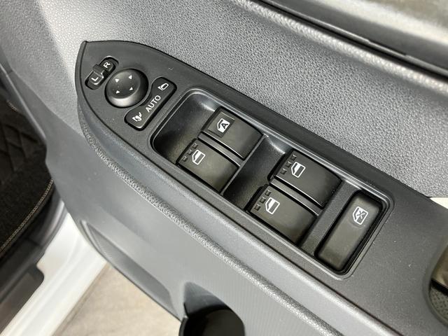 タントＸ　前席シートヒーター　左側電動スライドドア　車検整備付衝突被害軽減ブレーキ　コーナーセンサー　バックカメラ（ナビ装着時用）　左側電動スライドドア　前席シートヒーター　ＣＤステレオ　Ｂｌｕｅｔｏｏｔｈ　ＬＥＤ　オートライト　スマートキー　エコアイドル（滋賀県）の中古車