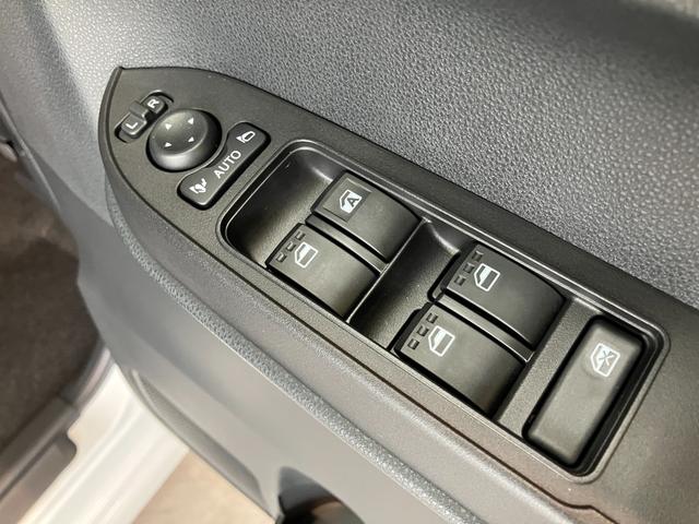 タントカスタムＲＳ　ターボ　９インチディスプレイオーディオ　ＬＥＤ衝突被害軽減ブレーキ　コーナーセンサー　ターボ　９インチディスプレイオーディオ　フルセグ　Ｂｌｕｅｔｏｏｔｈ　バックカメラ　両側電動スライドドア　前席シートヒーター　ＬＥＤ　スマートキー　エコアイドル（滋賀県）の中古車