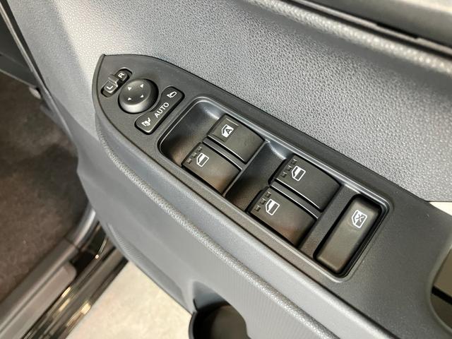 タントＸ　前席シートヒーター　左側電動スライドドア　届出済未使用車衝突被害軽減ブレーキ　コーナーセンサー　バックカメラ（ナビ装着時用）　左側電動スライドドア　前席シートヒーター　電動パーキングブレーキ　ＬＥＤ　オートライト　オートエアコン　スマートキー　エコアイドル（滋賀県）の中古車