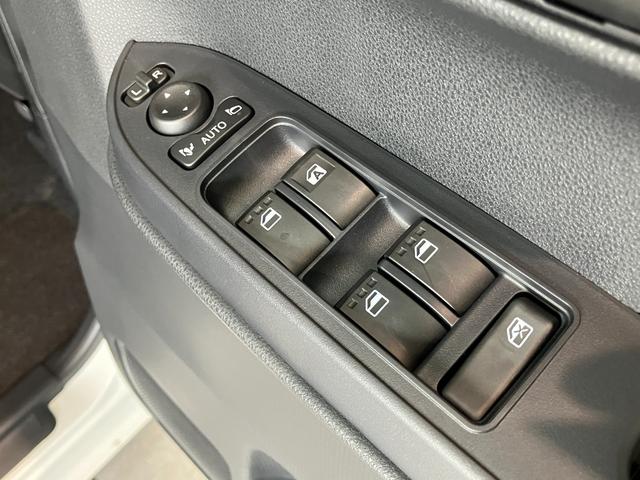 タントＸ　左側電動スライドドア　スマートキー　届出済未使用車衝突被害軽減ブレーキ　コーナーセンサー　バックカメラ（ナビ装着時用）　左側電動スライドドア　前席シートヒーター　電動パーキングブレーキ　ＬＥＤ　オートライト　オートエアコン　スマートキー　エコアイドル（滋賀県）の中古車
