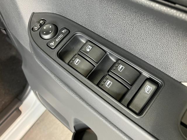タントＸ　９型ディスプレイオーディオ　フルセグ　届出済未使用車衝突被害軽減ブレーキ　コーナーセンサー　９型ディスプレイオーディオ　Ｂｌｕｅｔｏｏｔｈ　ＵＳＢ　バックカメラ　左側電動スライドドア　前席シートヒーター　ＬＥＤ　オートライト　スマートキー　エコアイドル（滋賀県）の中古車
