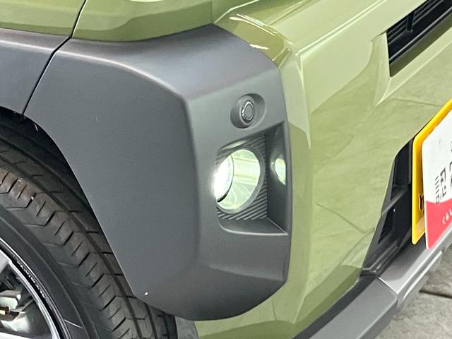タフトＧダーククロムベンチャー　クルコン　ＬＥＤ　届出済未使用車衝突被害軽減ブレーキ　コーナーセンサー　バックカメラ（ナビ装着時用）　前席シートヒーター　電動パーキング　スカイフィールトップ　ＬＥＤ　オートライト　オートエアコン　スマートキー　レーダークルコン（滋賀県）の中古車