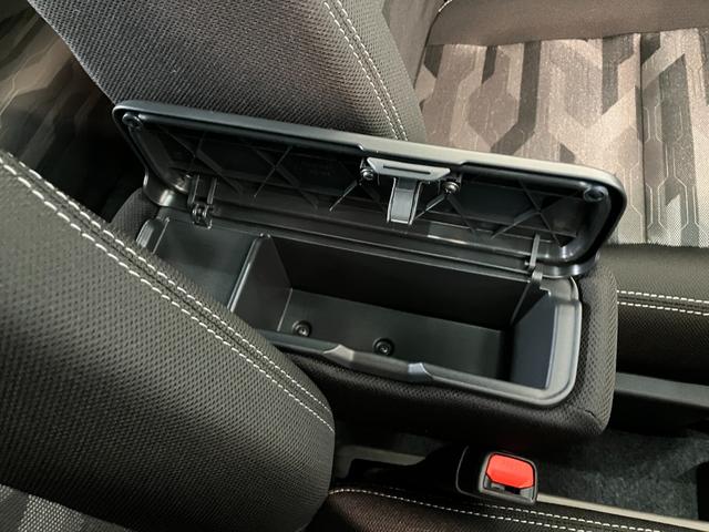 タフトＧダーククロムベンチャー　クルコン　ＬＥＤ　届出済未使用車衝突被害軽減ブレーキ　コーナーセンサー　バックカメラ（ナビ装着時用）　前席シートヒーター　電動パーキング　スカイフィールトップ　ＬＥＤ　オートライト　オートエアコン　スマートキー　レーダークルコン（滋賀県）の中古車