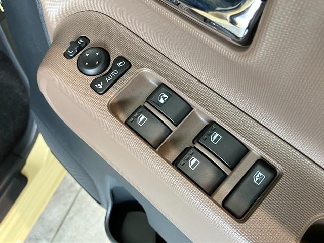 ムーヴキャンバスセオリーＧ　両側電動スライドドア　ＬＥＤ　届出済未使用車衝突被害軽減ブレーキ　コーナーセンサー　バックカメラ（ナビ装着時用）　両側電動スライドドア　前席シートヒーター　電動パーキングブレーキ　ＬＥＤ　オートライト　オートエアコン　スマートキー　エコアイドル（滋賀県）の中古車