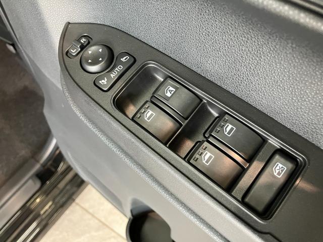 タントカスタムＸ　両側電動スライドドア　ＬＥＤ　届出済未使用車衝突被害軽減ブレーキ　コーナーセンサー　バックカメラ（ナビ装着時用）　両側電動スライドドア　前席シートヒーター　電動パーキングブレーキ　ＬＥＤ　オートライト　オートエアコン　スマートキー　エコアイドル（滋賀県）の中古車