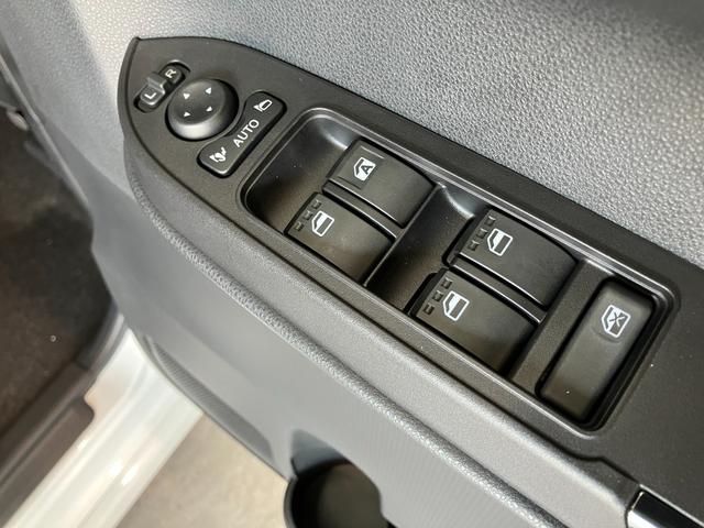 タントカスタムRS 9型ディスプレイオーディオ 届出済未使用車衝突被害軽減ブレーキ コーナーセンサー ターボ 9型ディスプレイオーディオ フルセグ Bluetooth USB バックカメラ 両側電動パワスラ 前席シートヒーター LED スマートキー(滋賀県)の中古車