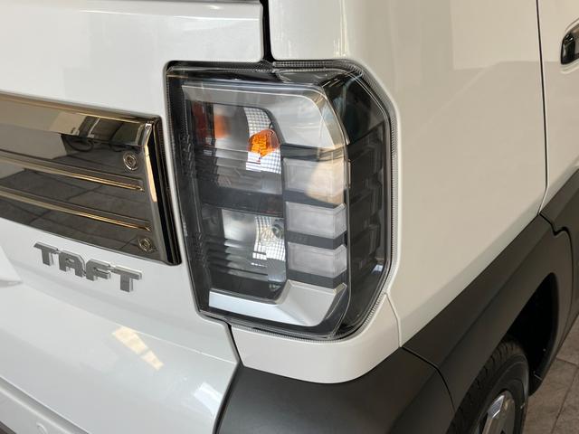 タフトＧダーククロムベンチャー　レーダークルコン　届出済未使用車衝突被害軽減ブレーキ　コーナーセンサー　バックカメラ（ナビ装着時用）　前席シートヒーター　電動パーキング　スカイフィールトップ　ＬＥＤ　オートライト　クルーズコントロール　スマートキー　エコアイドル（滋賀県）の中古車