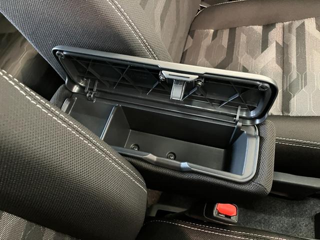 タフトＧダーククロムベンチャー　レーダークルコン　届出済未使用車衝突被害軽減ブレーキ　コーナーセンサー　バックカメラ（ナビ装着時用）　前席シートヒーター　電動パーキング　スカイフィールトップ　ＬＥＤ　オートライト　クルーズコントロール　スマートキー　エコアイドル（滋賀県）の中古車