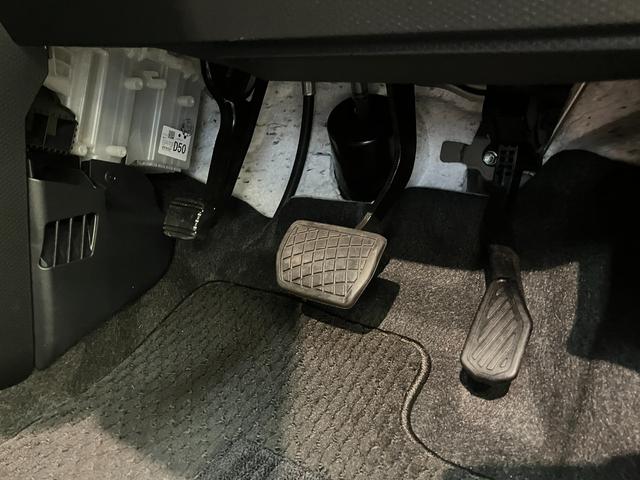 タントカスタムＸ　両側電動スライドドア　シートヒーター衝突被害軽減ブレーキ　コーナーセンサー　パノラマカメラ（ナビ装着時用）　両側電動スライドドア　前席シートヒーター　ＬＥＤヘッド　オートライト　オートエアコン　スマートキー　エコアイドル（滋賀県）の中古車