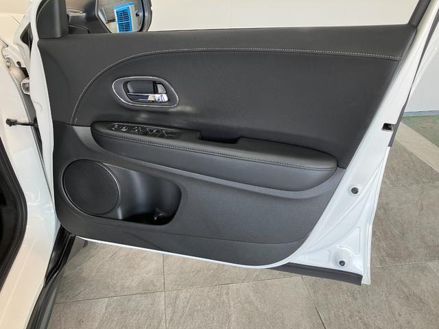 ヴェゼルＳ　ワンセグナビ　バックカメラ　ドラレコ　車検整備付追突被害軽減ブレーキ　ワンセグナビ　バックカメラ　ＤＶＤ　Ｂｌｕｅｔｏｏｔｈ　ドラレコ　クルーズコントロール　シートヒーター　パドルシフト　ＬＥＤ　オートライト　オートエアコン　スマートキー（滋賀県）の中古車
