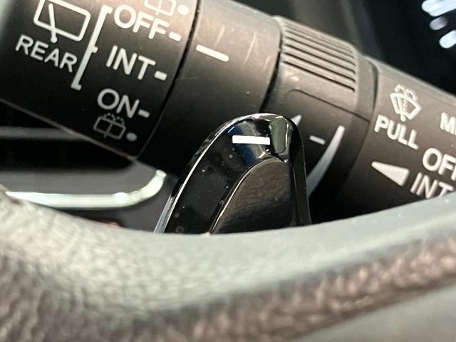 ヴェゼルＳ　ワンセグナビ　バックカメラ　ドラレコ　車検整備付追突被害軽減ブレーキ　ワンセグナビ　バックカメラ　ＤＶＤ　Ｂｌｕｅｔｏｏｔｈ　ドラレコ　クルーズコントロール　シートヒーター　パドルシフト　ＬＥＤ　オートライト　オートエアコン　スマートキー（滋賀県）の中古車