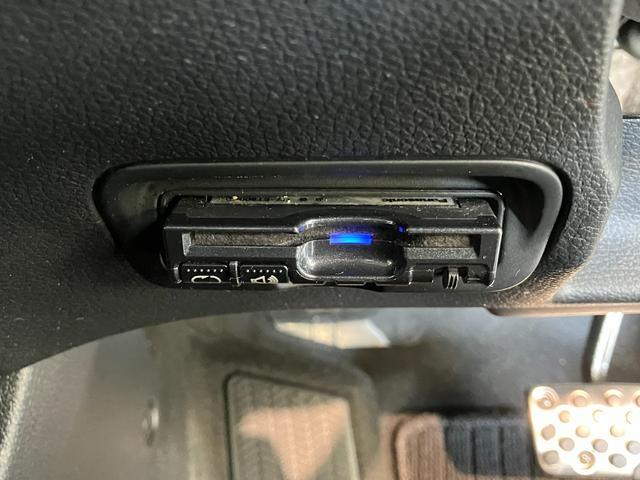 ヴェゼルＳ　ワンセグナビ　バックカメラ　ドラレコ　車検整備付追突被害軽減ブレーキ　ワンセグナビ　バックカメラ　ＤＶＤ　Ｂｌｕｅｔｏｏｔｈ　ドラレコ　クルーズコントロール　シートヒーター　パドルシフト　ＬＥＤ　オートライト　オートエアコン　スマートキー（滋賀県）の中古車