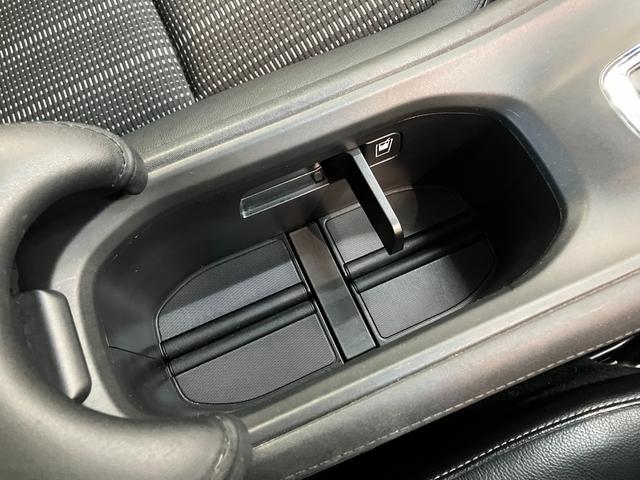 ヴェゼルＳ　ワンセグナビ　バックカメラ　ドラレコ　車検整備付追突被害軽減ブレーキ　ワンセグナビ　バックカメラ　ＤＶＤ　Ｂｌｕｅｔｏｏｔｈ　ドラレコ　クルーズコントロール　シートヒーター　パドルシフト　ＬＥＤ　オートライト　オートエアコン　スマートキー（滋賀県）の中古車