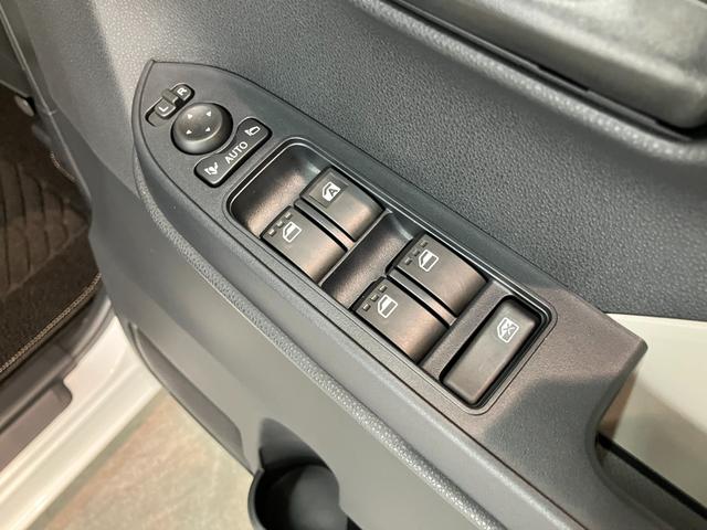 タントＸ　フルセグナビ　バックカメラ　左側電動スライドドア衝突被害軽減ブレーキ　コーナーセンサー　フルセグナビ　Ｂｌｕｅｔｏｏｔｈ　ＤＶＤ再生　ＵＳＢ　バックカメラ　左側電動スライドドア　前席シートヒーター　ＬＥＤ　オートライト　スマートキー　エコアイドル（滋賀県）の中古車