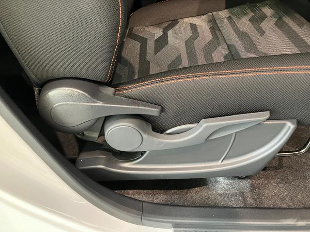 タフトＧ　レーダークルコン　コーナーセンサー　届出済未使用車衝突被害軽減ブレーキ　コーナーセンサー　バックカメラ（ナビ装着時用）　レーダークルーズコントロール　前席シートヒーター　電動パーキング　ＬＥＤ　オートライト　オートエアコン　スマートキー　エコアイドル（滋賀県）の中古車