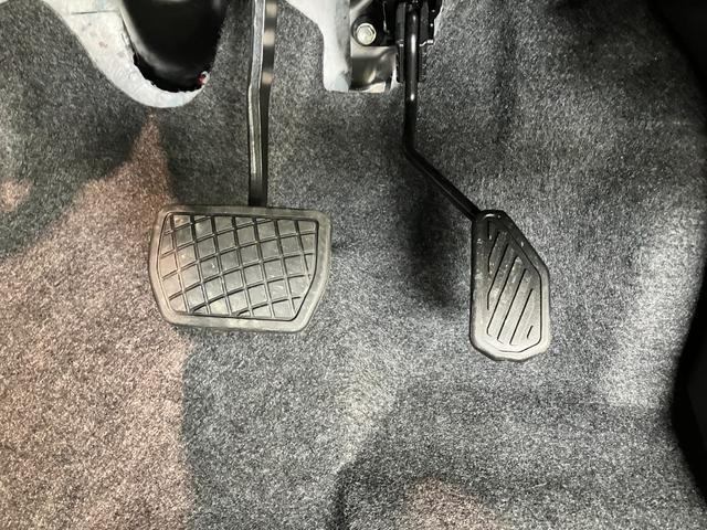 タフトＧ　レーダークルコン　コーナーセンサー　届出済未使用車衝突被害軽減ブレーキ　コーナーセンサー　バックカメラ（ナビ装着時用）　レーダークルーズコントロール　前席シートヒーター　電動パーキング　ＬＥＤ　オートライト　オートエアコン　スマートキー　エコアイドル（滋賀県）の中古車