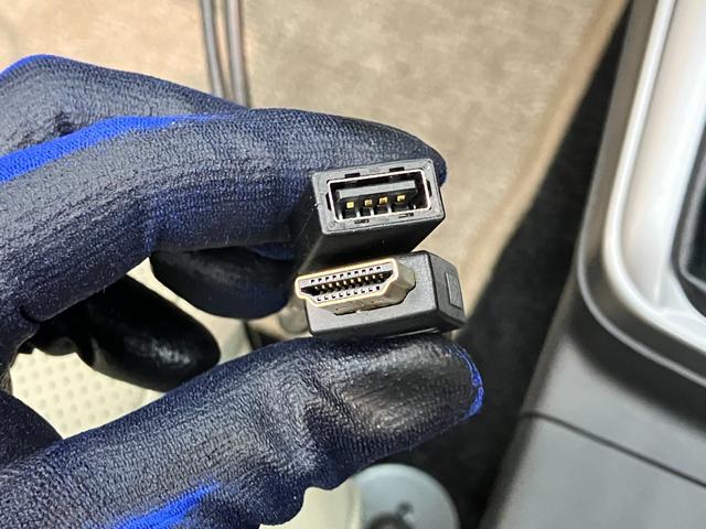 コペン２０ｔｈアニバーサリーエディション　ディスプレイオーディオディスプレイオーディオ　バックカメラ　Ｂｌｕｅｔｏｏｔｈ　ＵＳＢ　ＥＴＣ車載器　ＭＯＭＯ製ハンドル　革シート　ＢＢＳ製アルミホイール　シートヒーター　ＬＥＤ　オートエアコン　スマートキー（滋賀県）の中古車