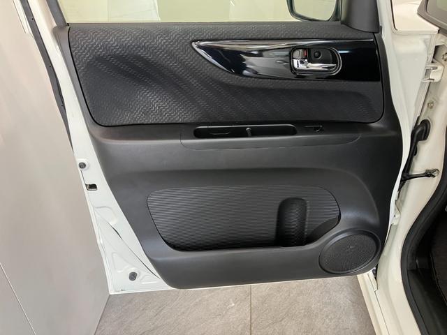 Ｎ−ＢＯＸカスタムＧ　ＳＳパッケージ　ワンセグナビ　バックカメラ　ＨＩＤ追突被害軽減ブレーキ　ワンセグナビ　バックカメラ　ＤＶＤ　両側電動スライドドア　ＨＩＤヘッドライト　オートライト　トップシェイドガラス　オートエアコン　スマートキー　エコアイドル（滋賀県）の中古車