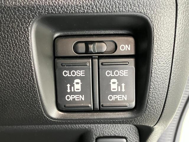 Ｎ−ＢＯＸカスタムＧ　ＳＳパッケージ　ワンセグナビ　バックカメラ　ＨＩＤ追突被害軽減ブレーキ　ワンセグナビ　バックカメラ　ＤＶＤ　両側電動スライドドア　ＨＩＤヘッドライト　オートライト　トップシェイドガラス　オートエアコン　スマートキー　エコアイドル（滋賀県）の中古車