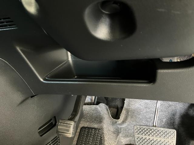 Ｎ−ＢＯＸカスタムＧ　ＳＳパッケージ　ワンセグナビ　バックカメラ　ＨＩＤ追突被害軽減ブレーキ　ワンセグナビ　バックカメラ　ＤＶＤ　両側電動スライドドア　ＨＩＤヘッドライト　オートライト　トップシェイドガラス　オートエアコン　スマートキー　エコアイドル（滋賀県）の中古車