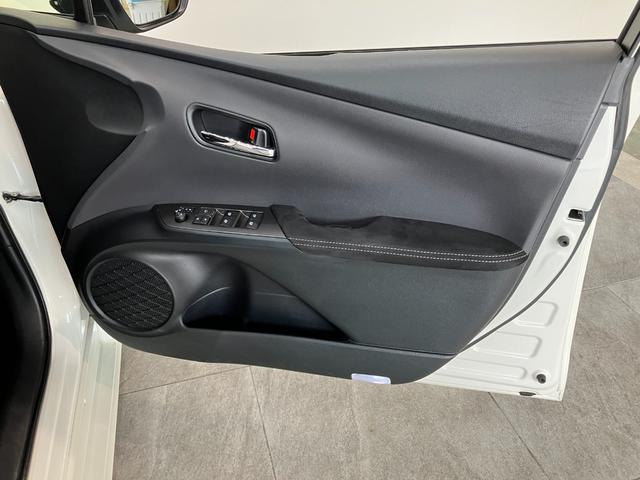 プリウスＰＨＶＳ　ＧＲスポーツ　８型ナビ　バックカメラ　レーダークルコントヨタセーフティセンス　８型フルセグナビ　バックカメラ　ＥＴＣ　ＤＶＤ再生　Ｂｌｕｅｔｏｏｔｈ　ＵＳＢ　シートヒーター　クルーズコントロール　ＬＥＤ　オートライト　オートエアコン　スマートキー（滋賀県）の中古車