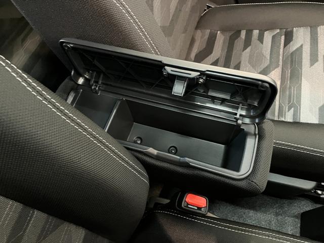 タフトＧ　ダーククロムベンチャー　クルコン　届出済未使用車衝突被害軽減ブレーキ　コーナーセンサー　バックカメラ（ナビ装着時用）　シートヒーター　電動パーキング　スカイフィールトップ　ＬＥＤ　オートエアコン　スマートキー　レーダークルーズコントロール（滋賀県）の中古車