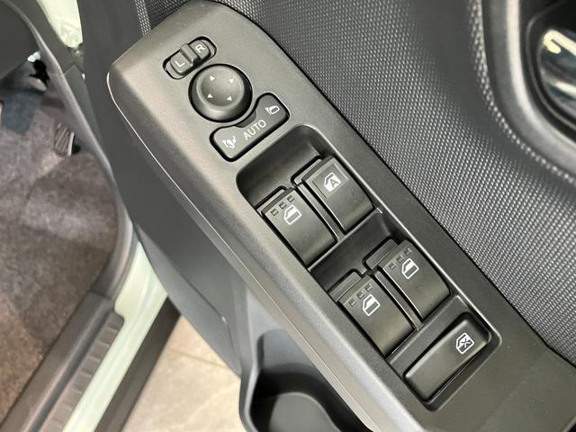 タフトＧ　ダーククロムベンチャー　コーナーセンサー　届出済未使用車衝突被害軽減ブレーキ　コーナーセンサー　バックカメラ（ナビ装着時用）　前席シートヒーター　電動パーキング　クルーズコントロール　ＬＥＤ　オートライト　オートエアコン　スマートキー　エコアイドル（滋賀県）の中古車