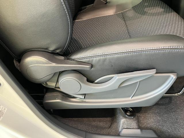 タントカスタムＲＳ　ターボ　前席シートヒーター　届出済未使用車衝突被害軽減ブレーキ　コーナーセンサー　ターボ　バックカメラ（ナビ装着時用）　両側電動スライドドア　前席シートヒーター　電動パーキング　ＬＥＤ　オートライト　オートエアコン　スマートキー　エコアイドル（滋賀県）の中古車