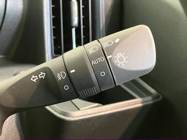 タントカスタムＲＳ　ターボ　前席シートヒーター　届出済未使用車衝突被害軽減ブレーキ　コーナーセンサー　ターボ　バックカメラ（ナビ装着時用）　両側電動スライドドア　前席シートヒーター　電動パーキング　ＬＥＤ　オートライト　オートエアコン　スマートキー　エコアイドル（滋賀県）の中古車