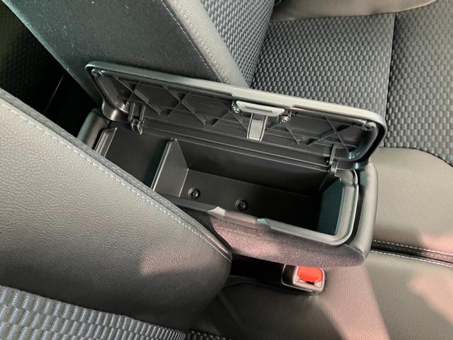 タントカスタムＲＳ　ターボ　前席シートヒーター　届出済未使用車衝突被害軽減ブレーキ　コーナーセンサー　ターボ　バックカメラ（ナビ装着時用）　両側電動スライドドア　前席シートヒーター　電動パーキング　ＬＥＤ　オートライト　オートエアコン　スマートキー　エコアイドル（滋賀県）の中古車