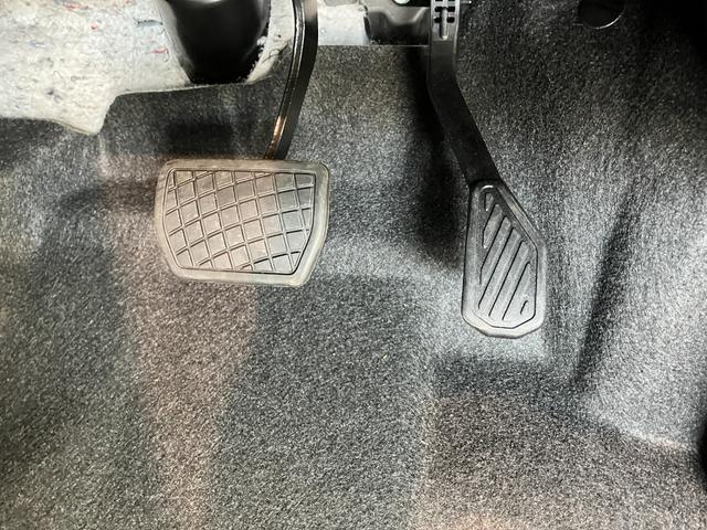 タントカスタムＲＳ　ターボ　前席シートヒーター　届出済未使用車衝突被害軽減ブレーキ　コーナーセンサー　ターボ　バックカメラ（ナビ装着時用）　両側電動スライドドア　前席シートヒーター　電動パーキング　ＬＥＤ　オートライト　オートエアコン　スマートキー　エコアイドル（滋賀県）の中古車