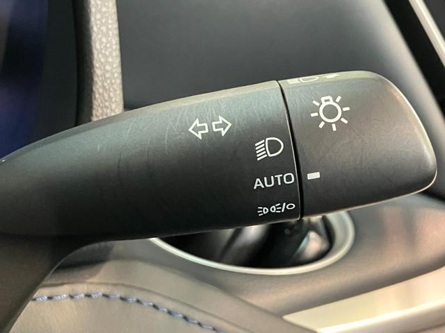 ヴォクシーハイブリッドＳ−Ｚ　１０型ナビ　バックカメラ　車検整備付トヨタセーフティセンス　コーナーセンサー　フルセグナビ　バックカメラ　ＥＴＣ　ドラレコ　Ｂｌｕｅｔｏｏｔｈ　両側電動スライドドア　左側オートステップ　パワーバックドア　シートヒーター　ダブルエアコン（滋賀県）の中古車