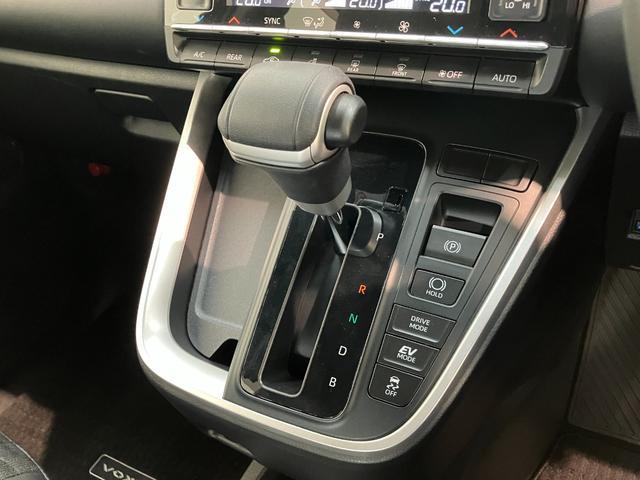 ヴォクシーハイブリッドＳ−Ｚ　１０型ナビ　バックカメラ　車検整備付トヨタセーフティセンス　コーナーセンサー　フルセグナビ　バックカメラ　ＥＴＣ　ドラレコ　Ｂｌｕｅｔｏｏｔｈ　両側電動スライドドア　左側オートステップ　パワーバックドア　シートヒーター　ダブルエアコン（滋賀県）の中古車