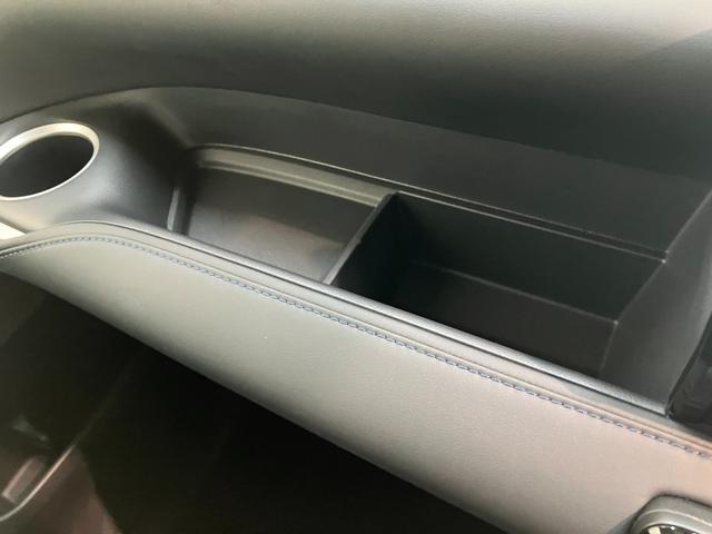 ヴォクシーハイブリッドＳ−Ｚ　１０型ナビ　バックカメラ　車検整備付トヨタセーフティセンス　コーナーセンサー　フルセグナビ　バックカメラ　ＥＴＣ　ドラレコ　Ｂｌｕｅｔｏｏｔｈ　両側電動スライドドア　左側オートステップ　パワーバックドア　シートヒーター　ダブルエアコン（滋賀県）の中古車