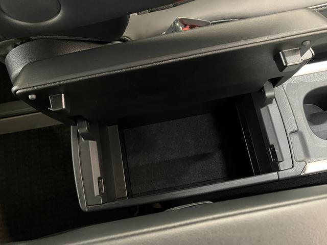 ヴォクシーハイブリッドＳ−Ｚ　１０型ナビ　バックカメラ　車検整備付トヨタセーフティセンス　コーナーセンサー　フルセグナビ　バックカメラ　ＥＴＣ　ドラレコ　Ｂｌｕｅｔｏｏｔｈ　両側電動スライドドア　左側オートステップ　パワーバックドア　シートヒーター　ダブルエアコン（滋賀県）の中古車