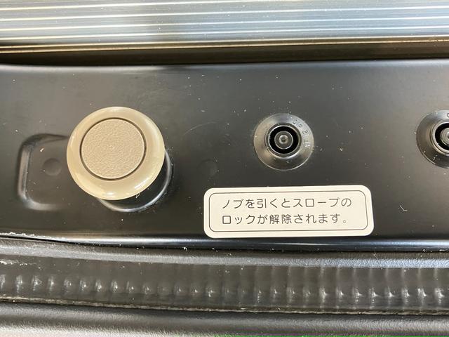 タントスローパーＸ　ＳＡ２　左側電動スライドドア　リヤーシート付車いす乗降車　衝突回避軽減ブレーキ　バックカメラ（ナビ装着時用）　ＣＤステレオ　左側電動スライドドア　電動格納式ミラー　マニュアルレベリング　オートエアコン　オートライト　スマートキー　エコアイドル（滋賀県）の中古車