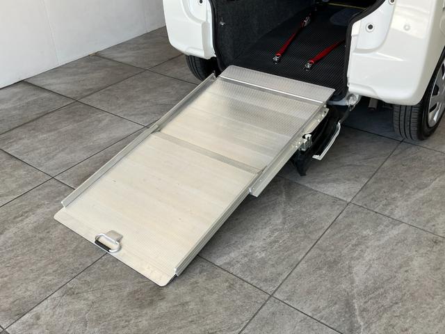 タントスローパーＸ　ＳＡ２　左側電動スライドドア　リヤーシート付車いす乗降車　衝突回避軽減ブレーキ　バックカメラ（ナビ装着時用）　ＣＤステレオ　左側電動スライドドア　電動格納式ミラー　マニュアルレベリング　オートエアコン　オートライト　スマートキー　エコアイドル（滋賀県）の中古車