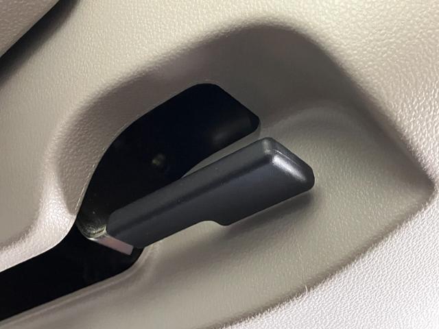 タントスローパーＸ　ＳＡ２　左側電動スライドドア　リヤーシート付車いす乗降車　衝突回避軽減ブレーキ　バックカメラ（ナビ装着時用）　ＣＤステレオ　左側電動スライドドア　電動格納式ミラー　マニュアルレベリング　オートエアコン　オートライト　スマートキー　エコアイドル（滋賀県）の中古車