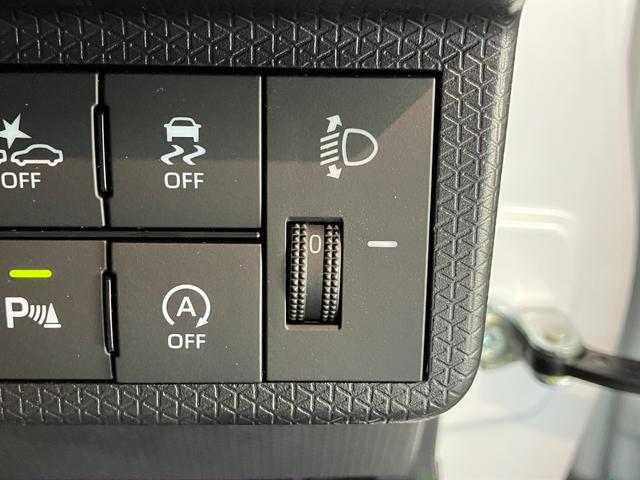 タントＸ　左側ユニバーサルステップ・パワスラ　ＬＥＤ　車検整備付衝突被害軽減ブレーキ　コーナーセンサー　左側電動スライドドア・ユニバーサルステップ　前席シートヒーター　ＬＥＤ　オートライト　オートエアコン　スマートキー　電動格納式ドアミラー　エコアイドル（滋賀県）の中古車