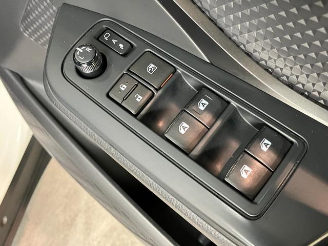 Ｃ−ＨＲＳ−Ｔ　ＬＥＤパッケージ　ターボ　フルセグナビ　車検整備付トヨタセーフティセンス　フルセグナビ　バックカメラ　ドラレコ　ＤＶＤ再生　Ｂｌｕｅｔｏｏｔｈ　クルーズコントロール　ＥＴＣ　ＬＥＤ　電動格納式ミラー　スマートキー　オートエアコン　オートライト（滋賀県）の中古車