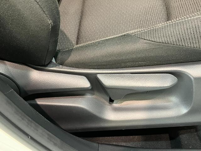 Ｃ−ＨＲＳ−Ｔ　ＬＥＤパッケージ　ターボ　フルセグナビ　車検整備付トヨタセーフティセンス　フルセグナビ　バックカメラ　ドラレコ　ＤＶＤ再生　Ｂｌｕｅｔｏｏｔｈ　クルーズコントロール　ＥＴＣ　ＬＥＤ　電動格納式ミラー　スマートキー　オートエアコン　オートライト（滋賀県）の中古車