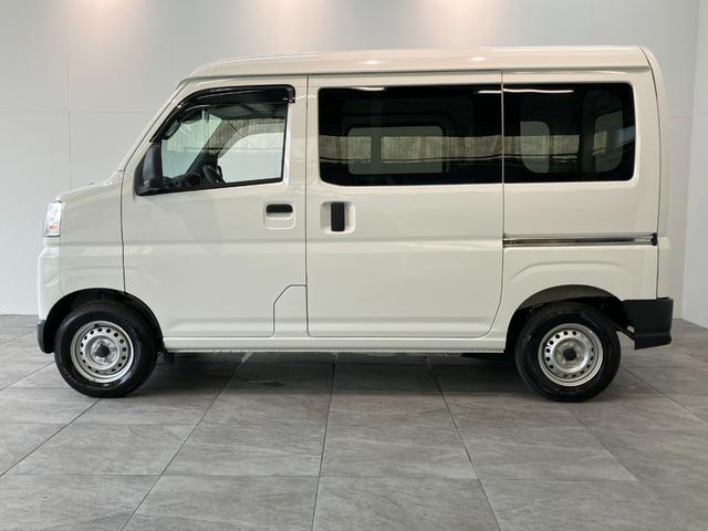 ハイゼットカーゴＤＸ　パートタイム４ＷＤ　コーナーセンサー　キーレス衝突被害軽減ブレーキ　コーナーセンサー　キーレスエントリー　前席パワーウインドウ　ＡＭ／ＦＭステレオ　両側スライドドア　パートタイム４ＷＤ　オートライト　後部プライバシーガラス　マニュアルレベリング（滋賀県）の中古車