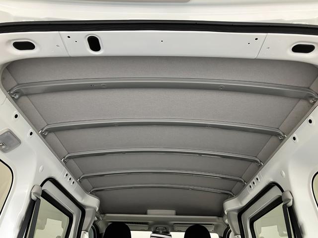 ハイゼットカーゴＤＸ　パートタイム４ＷＤ　コーナーセンサー　キーレス衝突被害軽減ブレーキ　コーナーセンサー　キーレスエントリー　前席パワーウインドウ　ＡＭ／ＦＭステレオ　両側スライドドア　パートタイム４ＷＤ　オートライト　後部プライバシーガラス　マニュアルレベリング（滋賀県）の中古車