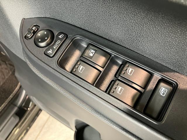 タントＸ　左側電動スライドドア　ＬＥＤヘッド　コーナーセンサー衝突被害軽減ブレーキ　コーナーセンサー　バックカメラ（ナビ装着時用）　左側電動スライドドア　前席シートヒーター　電動パーキングブレーキ　ＬＥＤ　オートライト　オートエアコン　スマートキー　エコアイドル（滋賀県）の中古車