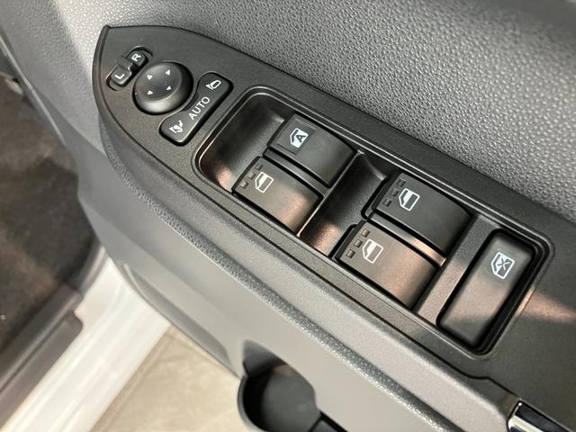 タントカスタムＲＳ　１０型ナビ　前後ドラレコ　届出済未使用車衝突被害軽減ブレーキ　コーナーセンサー　ターボ　１０型フルセグナビ　Ｂｌｕｅｔｏｏｔｈ　ＤＶＤ再生　ＵＳＢ　バックカメラ　前後ドラレコ　両側電動スライドドア　前席シートヒーター　ＬＥＤ　スマートキー（滋賀県）の中古車